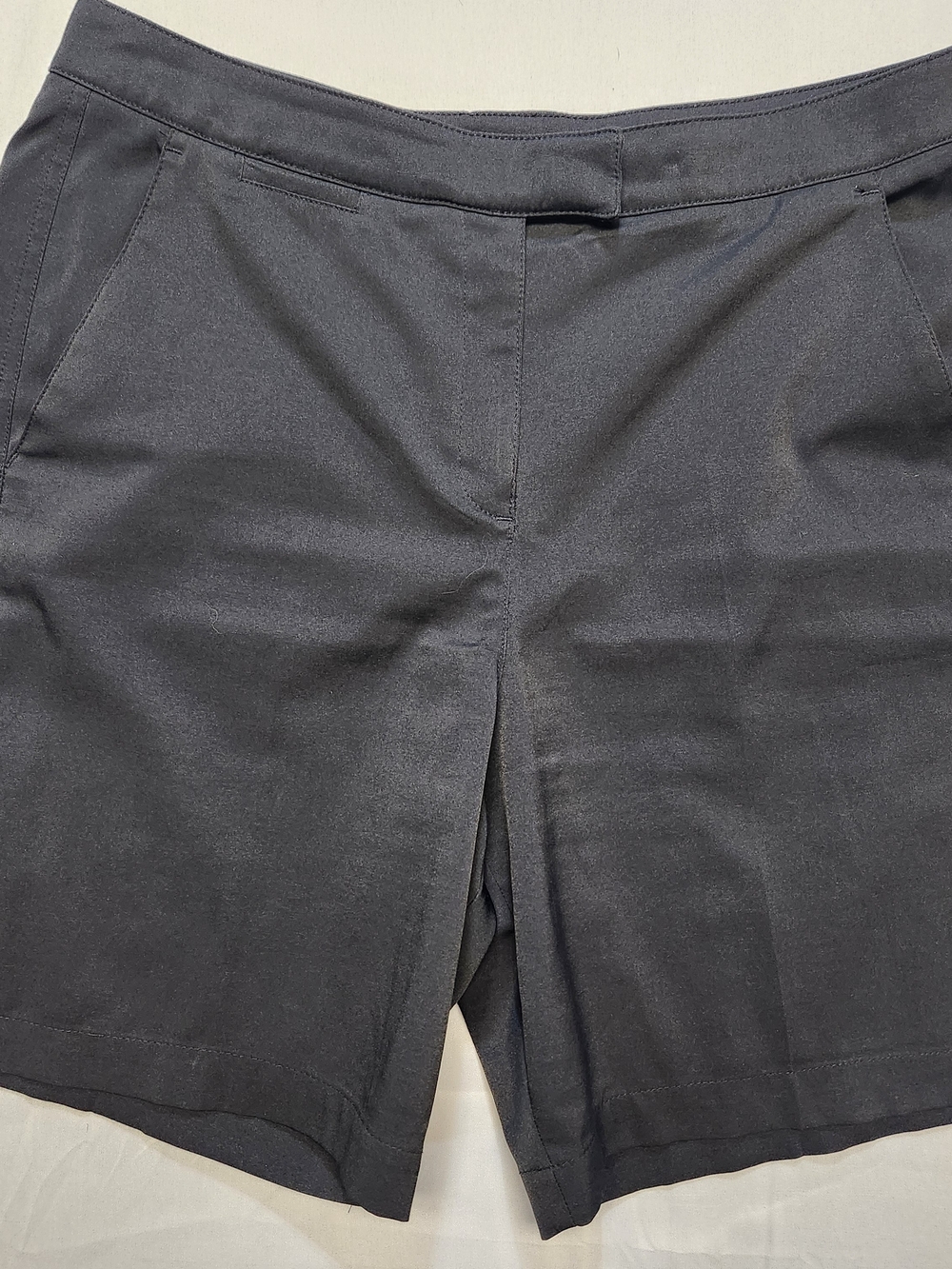 TAIL TECH Women's Black Bermuda Shorts Golf Size 10 Pockets Stretch Athletic